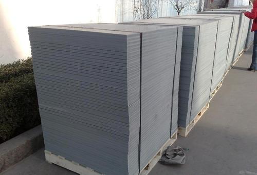 <a href=http://m.foreshore.com.cn/ target=_blank class=infotextkey>免燒磚托板</a>的種類